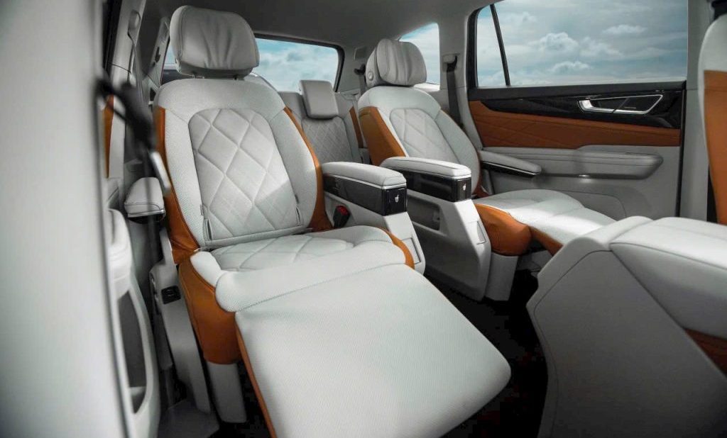 So sánh Volkswagen Teramont President 2024 và Viloran