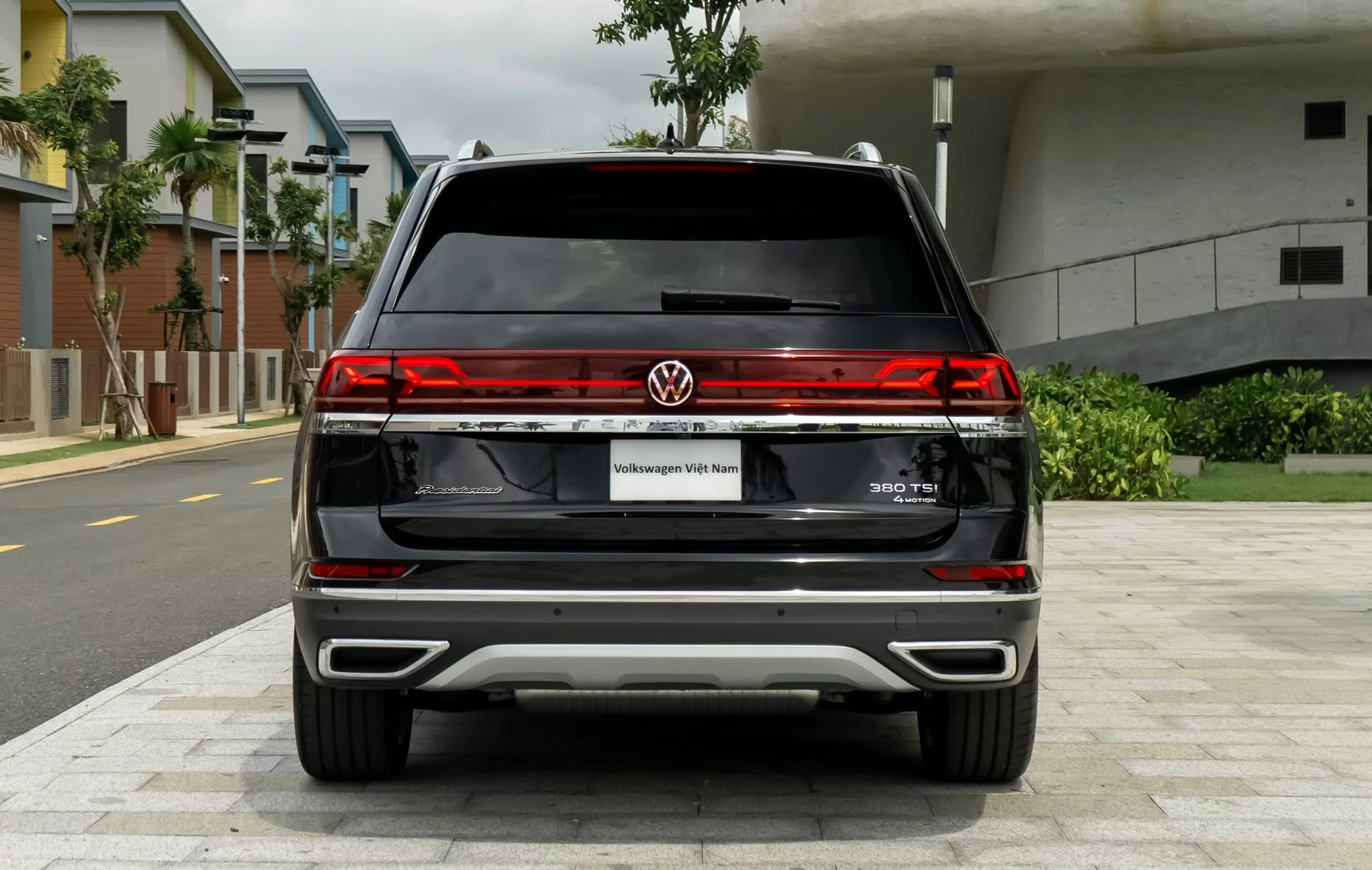 So sánh Volkswagen Teramont President 2024 và Viloran