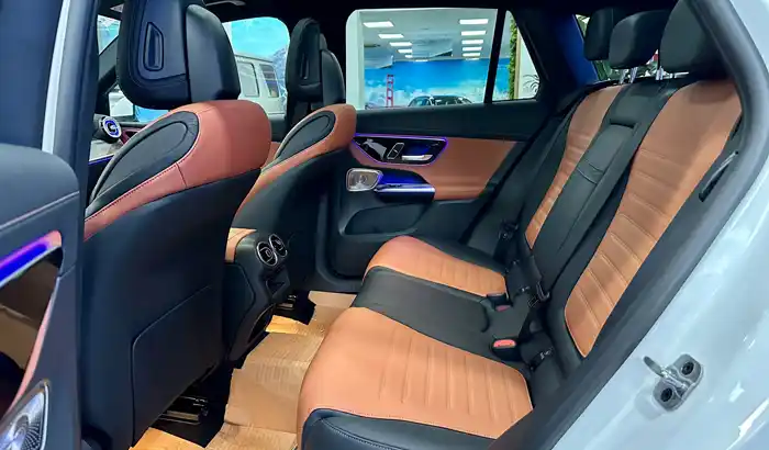So sánh Volkswagen Touareg và Mercedes-Benz GLC 300