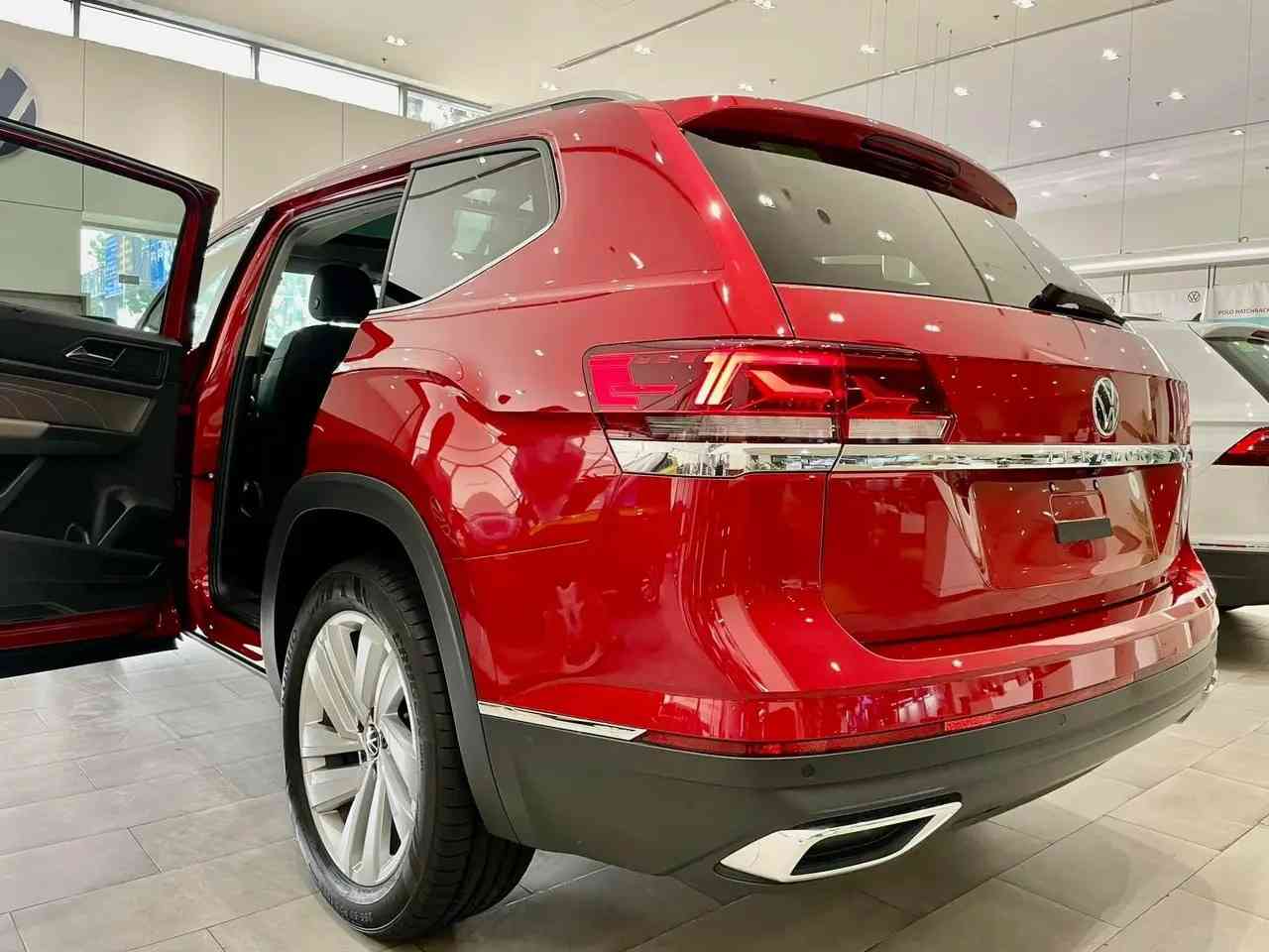 So sánh Ford Explorer và Volkswagen Teramont