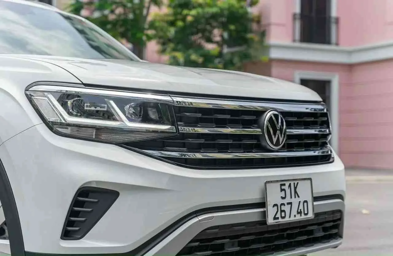 So sánh Ford Explorer và Volkswagen Teramont