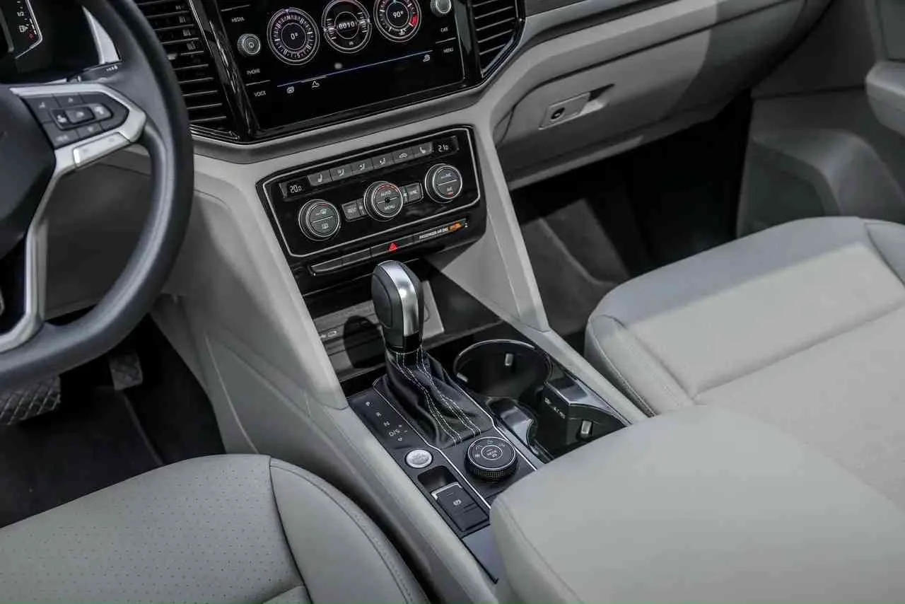 So sánh Ford Explorer và Volkswagen Teramont