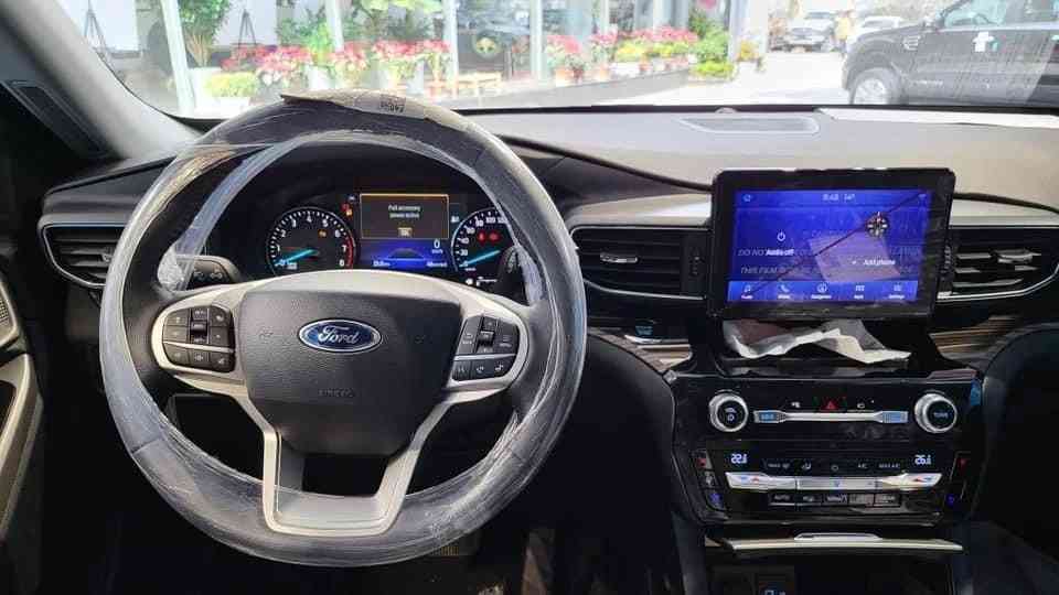 So sánh Ford Explorer và Volkswagen Teramont