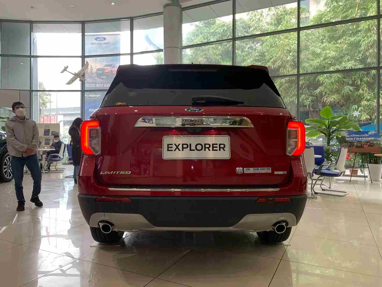 So sánh Ford Explorer và Volkswagen Teramont