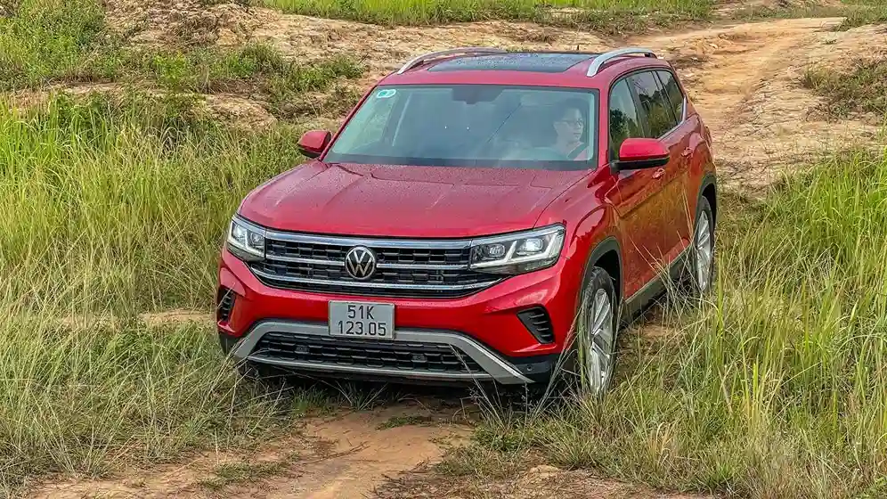 So sánh Ford Explorer và Volkswagen Teramont