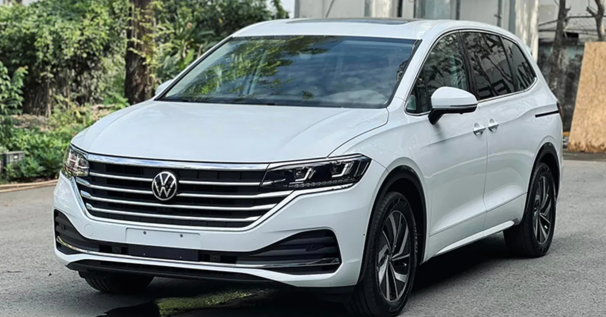 Volkswagen Viloran Premium